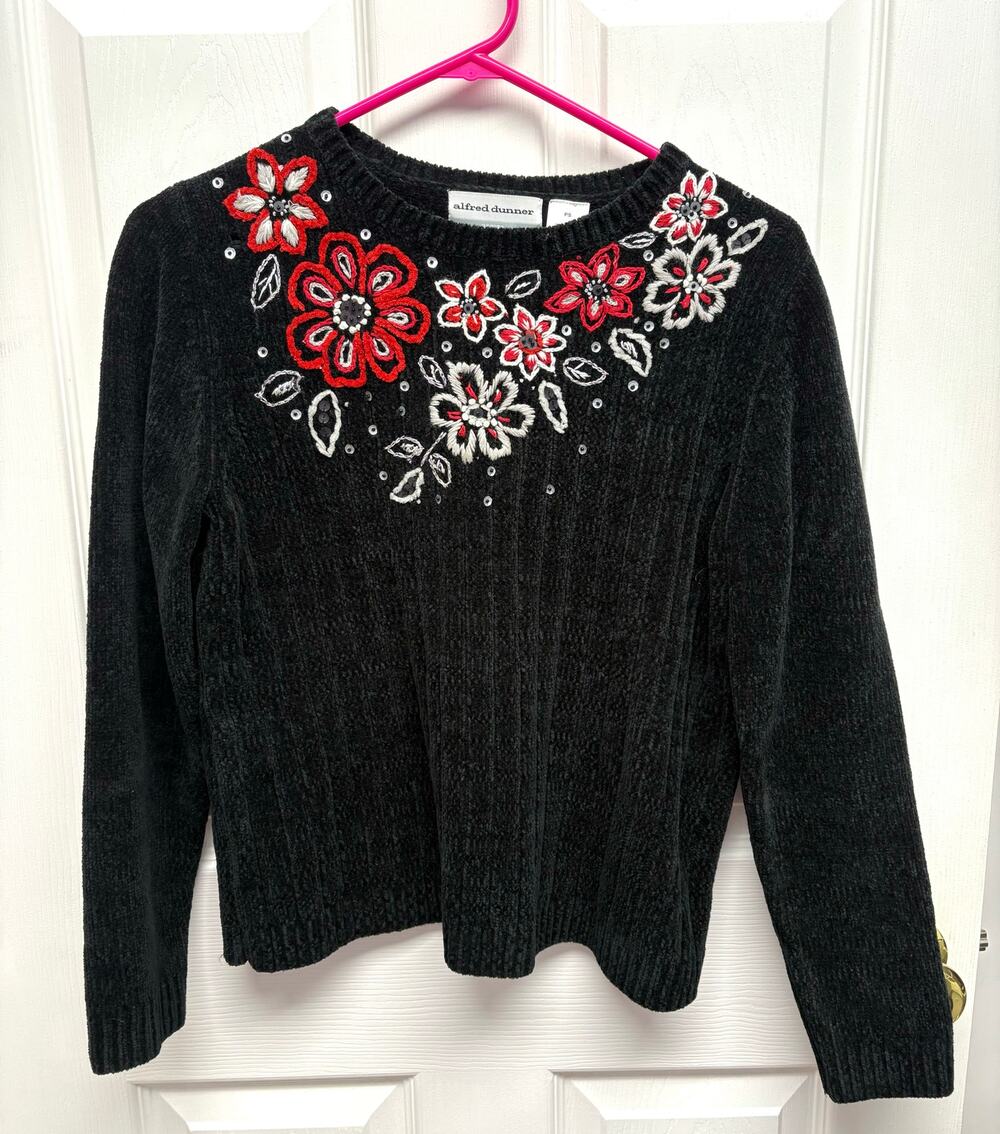 Alfred Dunner Sweater Christmas Poinsettia Crew Black Velour Grannycore, Size S